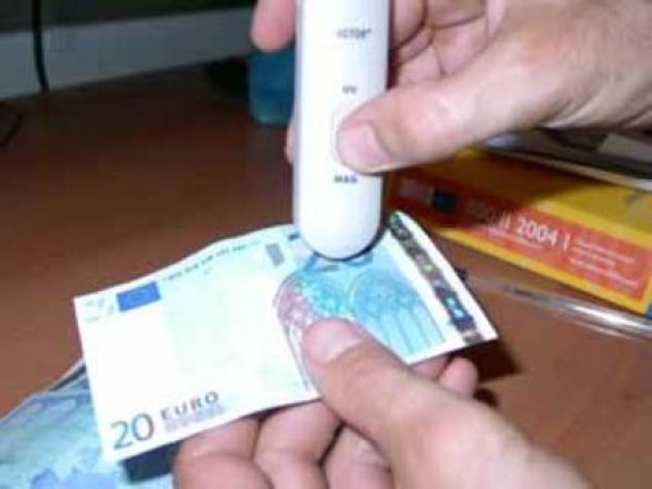 Ο παντοπώλης στην Αρτεμισία αντιλήφθηκε τα πλαστά ευρώ