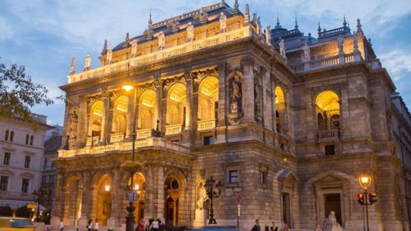 Η Εθνική Όπερα της Ουγγαρίας ματαίωσε 15 παραστάσεις του «Μπίλι Έλιοτ»
