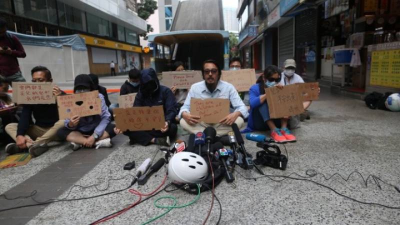 Χονγκ Κονγκ: Περίπου 100 διαδηλωτές παραμένουν στο Πολυτεχνείο