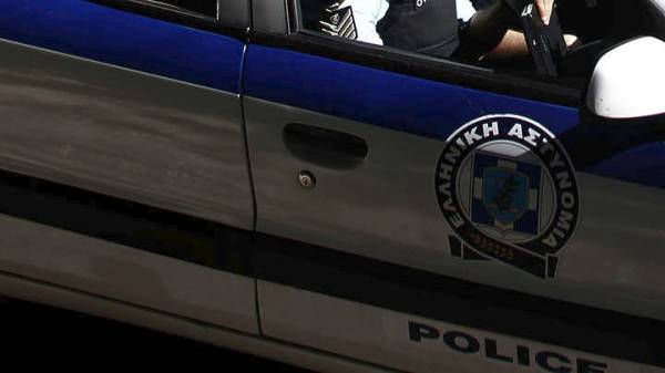 Συνελήφθησαν δύο άνδρες για παράνομη κράτηση δέκα αλλοδαπών στη Θεσσαλονίκη