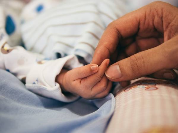 Μεσσηνία: Έγκυος χωρίς να το ξέρει - Γέννησε το 4ο παιδί της!