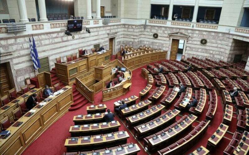 Βουλή: Τροπολογία για τη στήριξη ανέργων, ελευθέρων επαγγελματιών και αυτοαπασχολούμενων