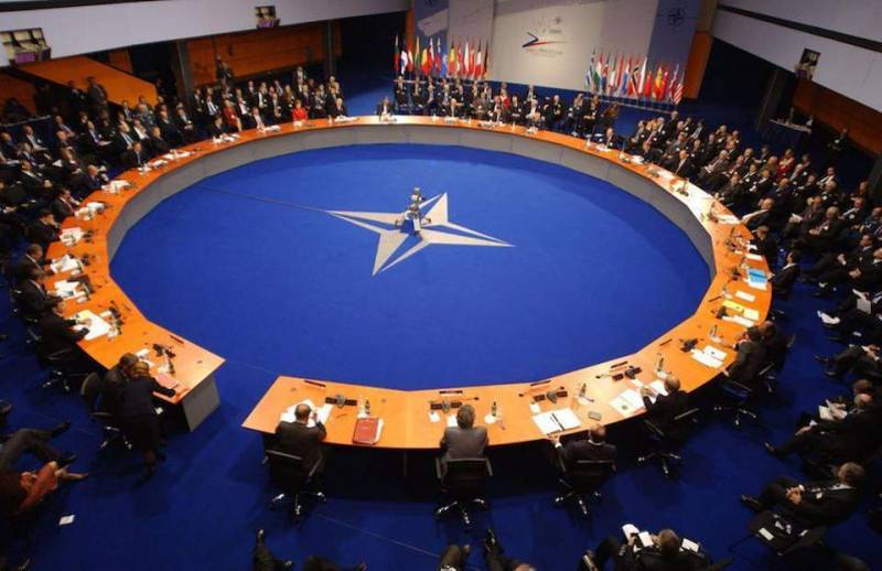 NATO: Σύνοδος των υπουργών Εξωτερικών υπό τη σκιά των επικρίσεων Μακρόν