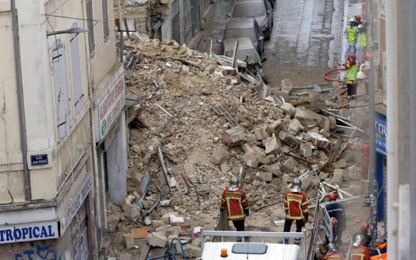 Στους τέσσερις οι νεκροί από την κατάρρευση δύο παλαιών κτιρίων στη Μασσαλία