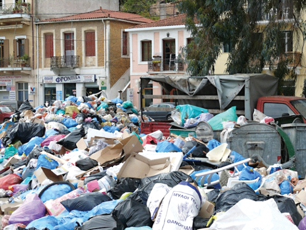 Αποχή διαμαρτυρίας των μαθητών του Γυθείου για τα σκουπίδια