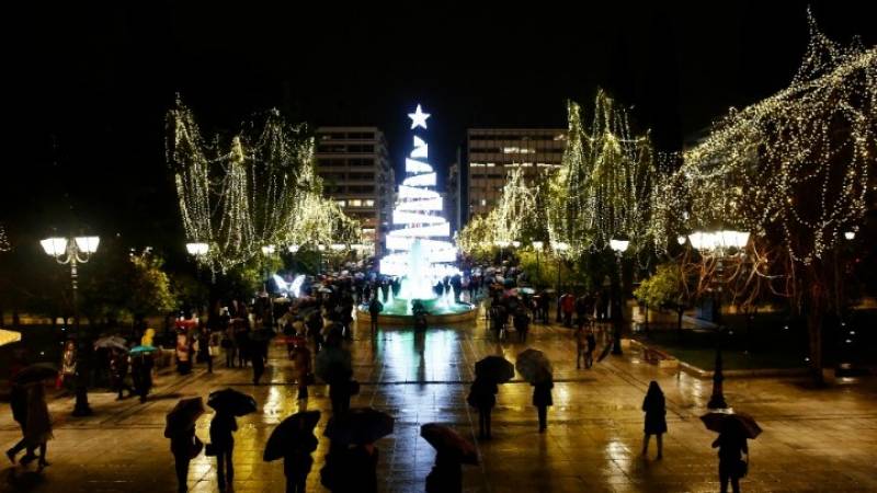 Γ. Καμίνης: Η Αθήνα στέλνει με την επίσημη φωταγώγηση μήνυμα γιορτής, αλληλεγγύης κι αισιοδοξίας