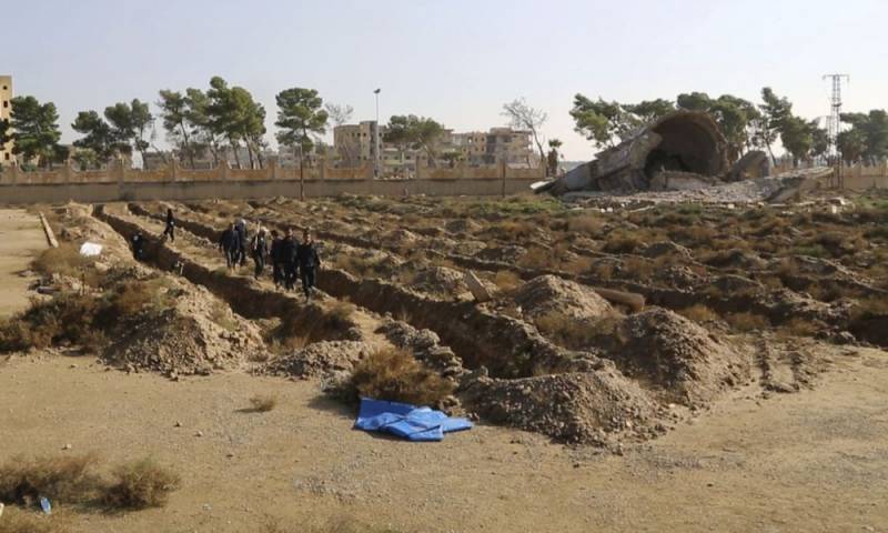 Ομαδικός τάφος με 200 πτώματα βρέθηκε κοντά στη Ράκα της Συρίας