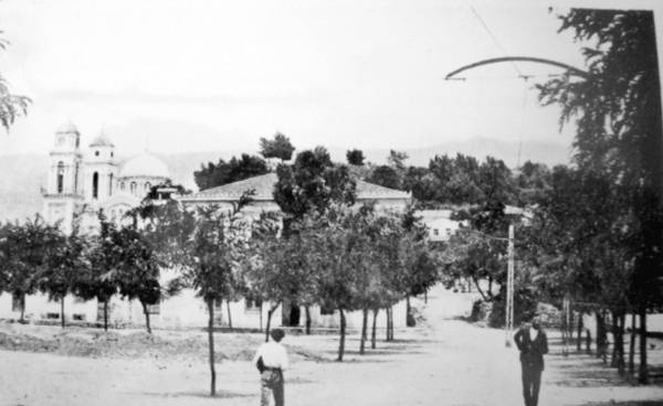 Η πλατεία Φραγκόλιμνας τη δεκαετία του ’30