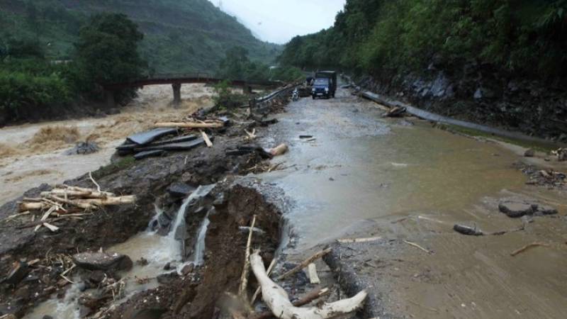 Τουλάχιστον 15 νεκροί εξαιτίας πλημμυρών και κατολισθήσεων στο Βιετνάμ