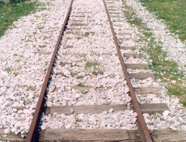 Τσιγγάνοι... σηκώνουν τις   σιδηροδρομικές γραμμές στο δίκτυο της Πελοποννήσου
